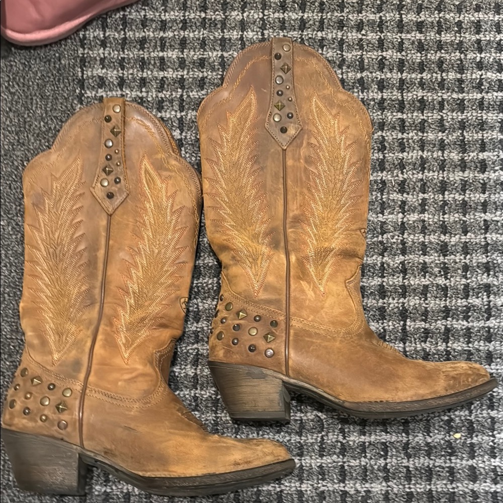 Ariat Women's Brown Studded Western Boots
